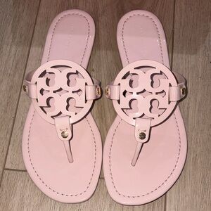 NWT Tory Burch Sea Shell Pink Patent Leather Miller Sandals